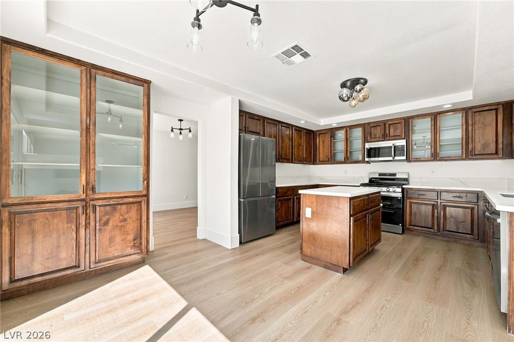 Image 13 of property listing at 1661 Starlight Canyon Avenue, Las Vegas, NV 89183