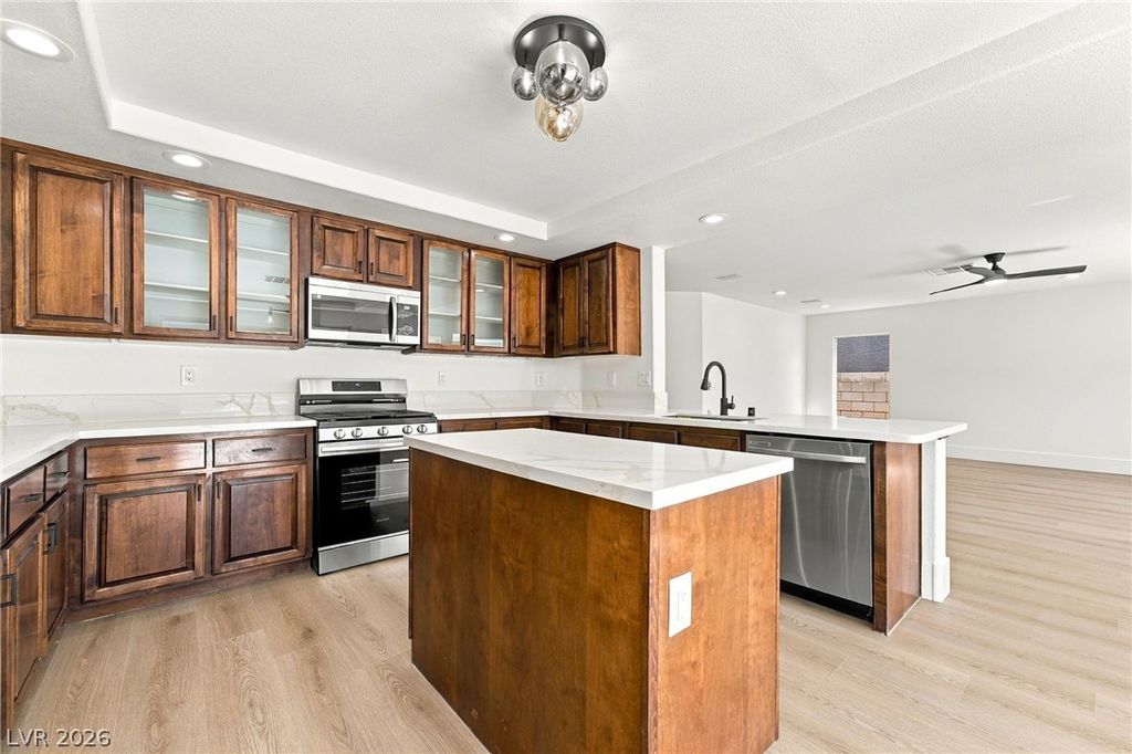 Image 14 of property listing at 1661 Starlight Canyon Avenue, Las Vegas, NV 89183
