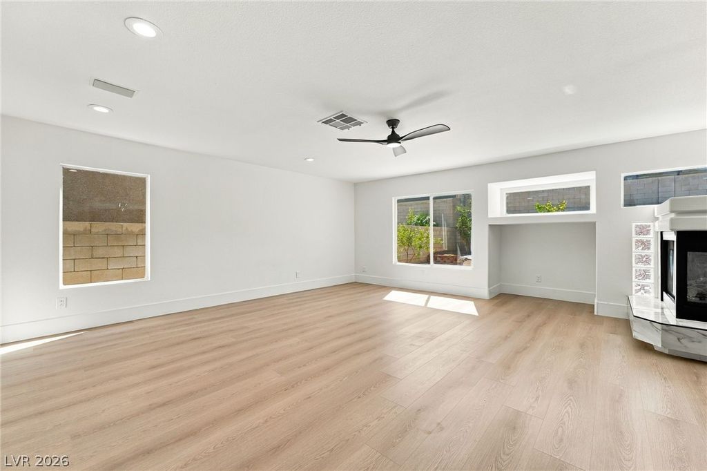 Image 19 of property listing at 1661 Starlight Canyon Avenue, Las Vegas, NV 89183