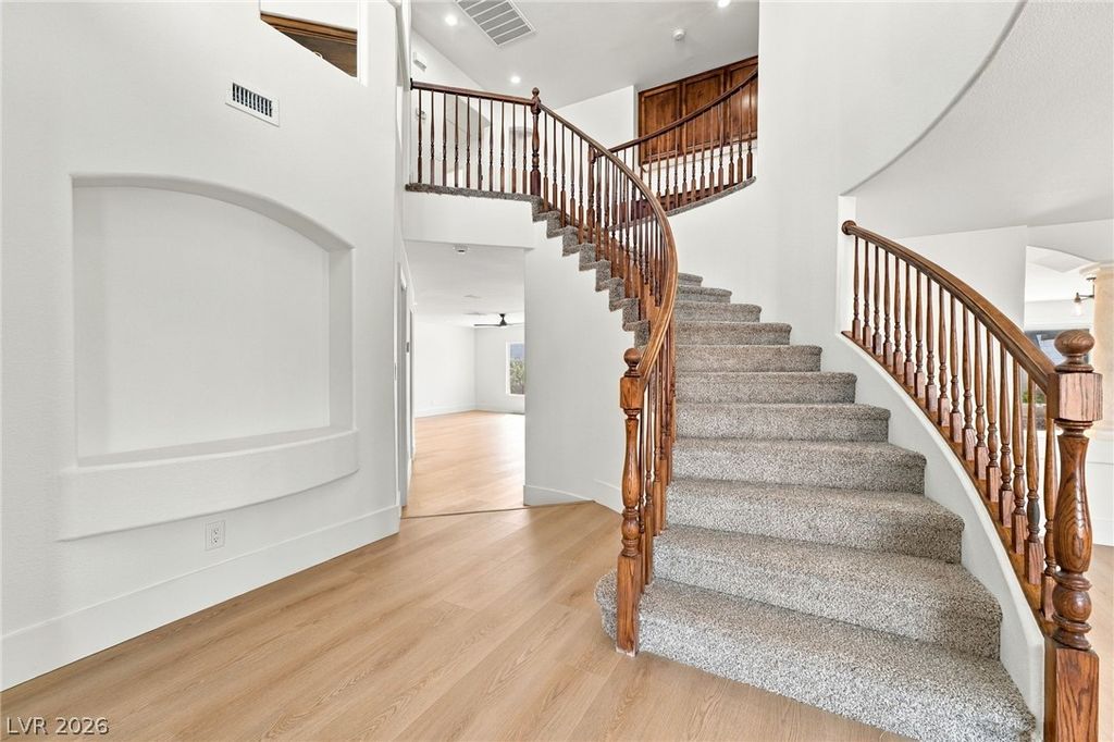 Image 6 of property listing at 1661 Starlight Canyon Avenue, Las Vegas, NV 89183