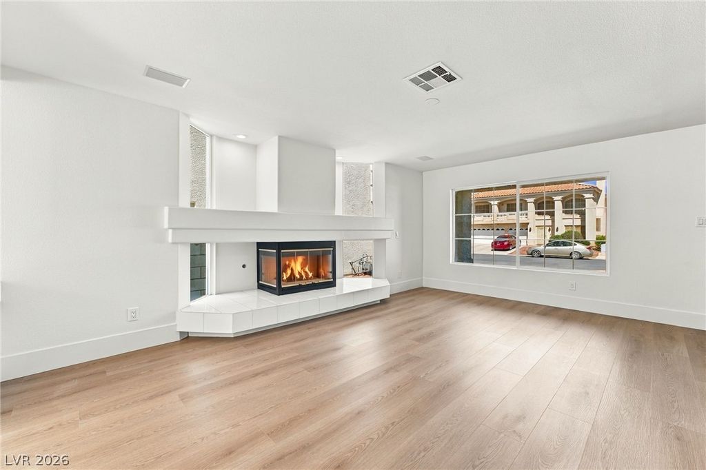 Image 8 of property listing at 1661 Starlight Canyon Avenue, Las Vegas, NV 89183