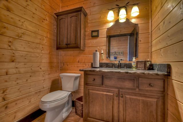 486 Henderson Lane, Mineral Bluff, GA 30559