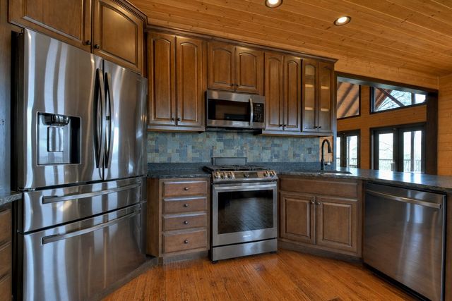 486 Henderson Lane, Mineral Bluff, GA 30559