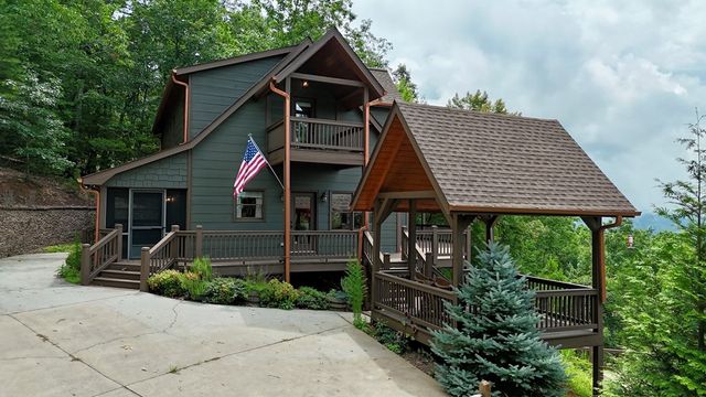 486 Henderson Lane, Mineral Bluff, GA 30559