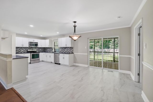 214 Pin Oak Drive, Cabot, AR 72023