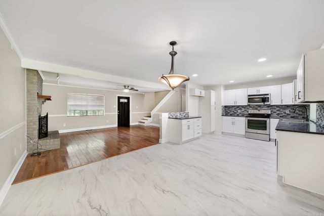 214 Pin Oak Drive, Cabot, AR 72023