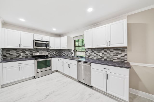 214 Pin Oak Drive, Cabot, AR 72023