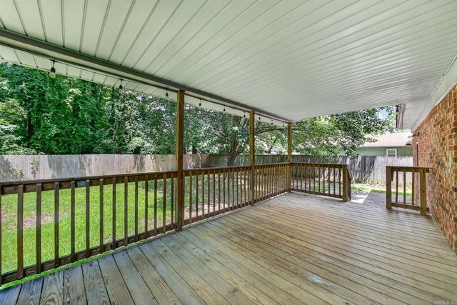 214 Pin Oak Drive, Cabot, AR 72023