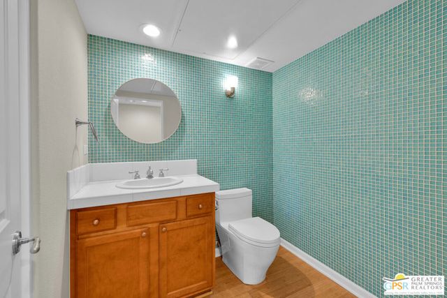 213 Villorrio Drive, Palm Springs, CA 92262