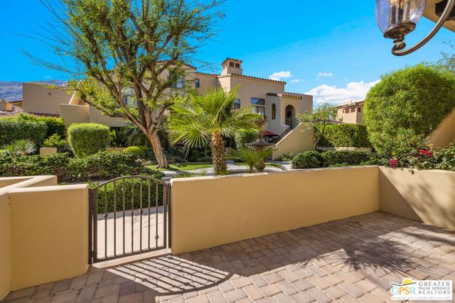 213 Villorrio Drive, Palm Springs, CA 92262