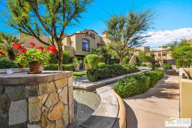 213 Villorrio Drive, Palm Springs, CA 92262