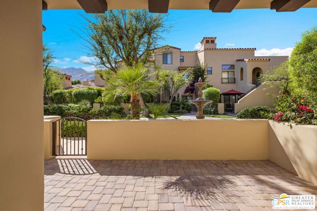 213 Villorrio Drive, Palm Springs, CA 92262