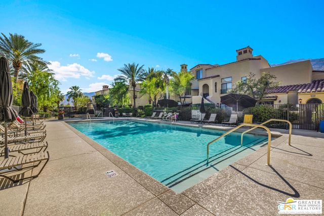 213 Villorrio Drive, Palm Springs, CA 92262