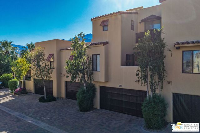 213 Villorrio Drive, Palm Springs, CA 92262