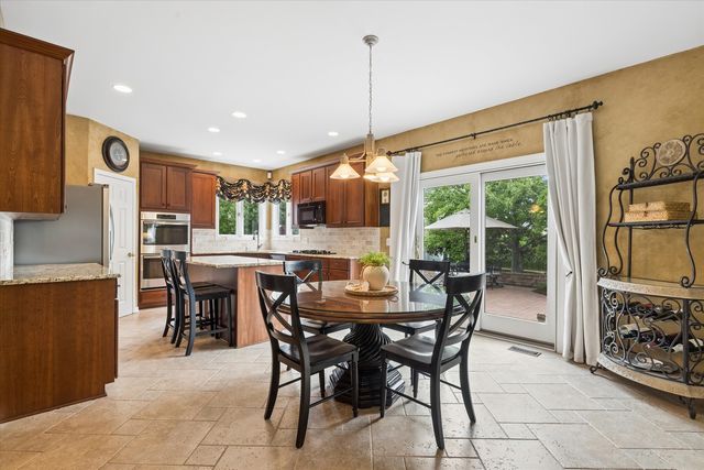 1250 Tunbridge Trail, Algonquin, IL 60102