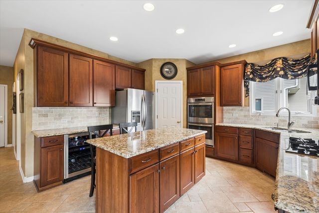 1250 Tunbridge Trail, Algonquin, IL 60102
