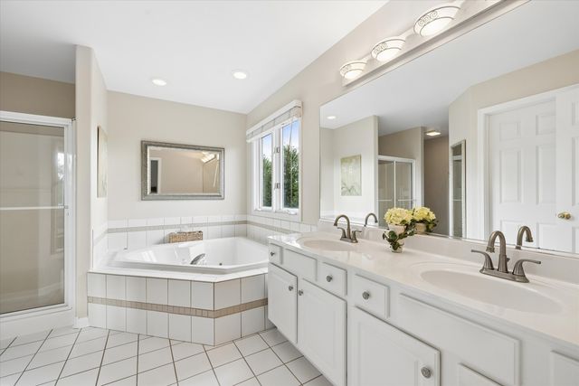1250 Tunbridge Trail, Algonquin, IL 60102