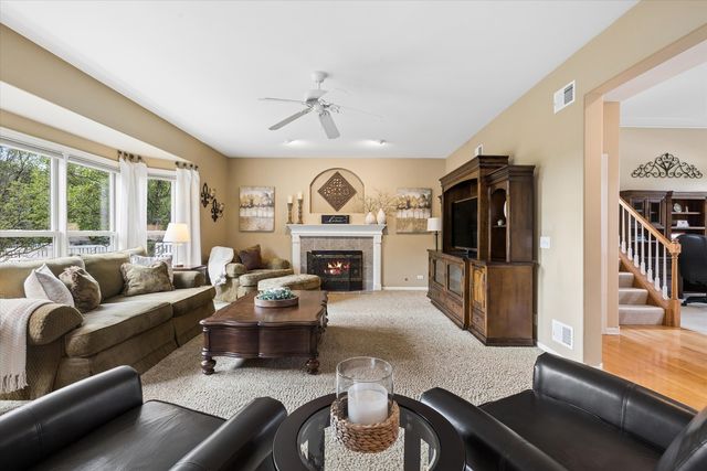 1250 Tunbridge Trail, Algonquin, IL 60102