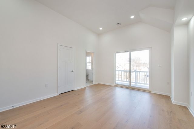 206 E 9th Ave, Roselle Boro, NJ 07203