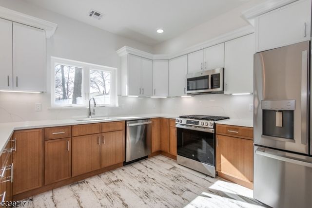 206 E 9th Ave, Roselle Boro, NJ 07203