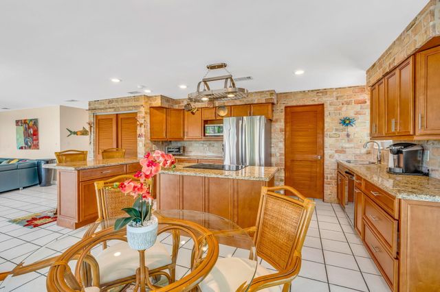 3 Oleander Avenue, Key Largo, FL 33037