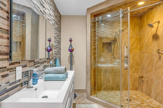 3 Oleander Avenue, Key Largo, FL 33037