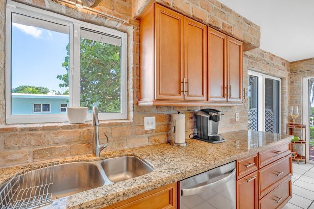 3 Oleander Avenue, Key Largo, FL 33037