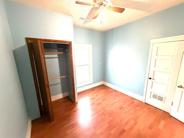 1534 S Main St, Wichita, KS 67213