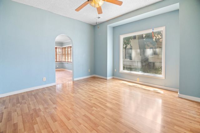 1534 S Main St, Wichita, KS 67213