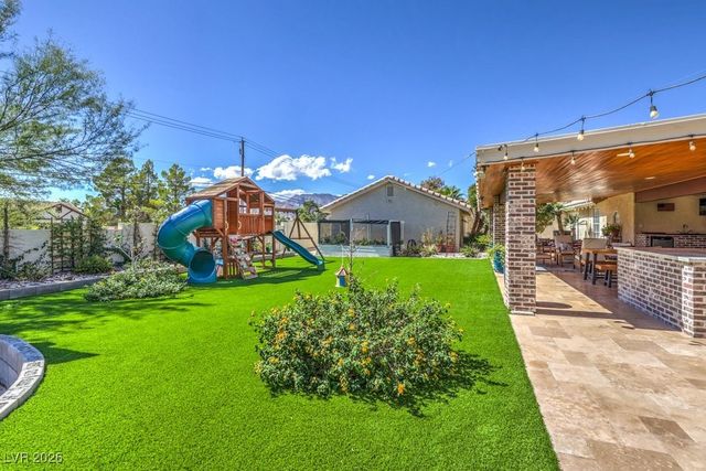 5215 North RILEY Street, Las Vegas, NV 89149