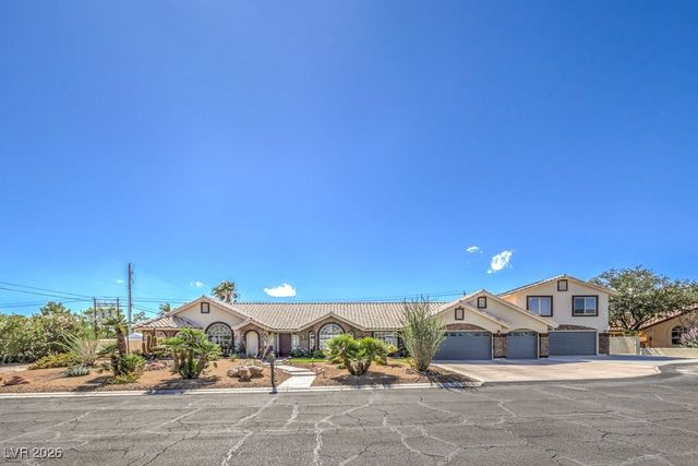 5215 North RILEY Street, Las Vegas, NV 89149