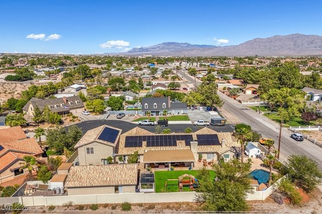 5215 North RILEY Street, Las Vegas, NV 89149