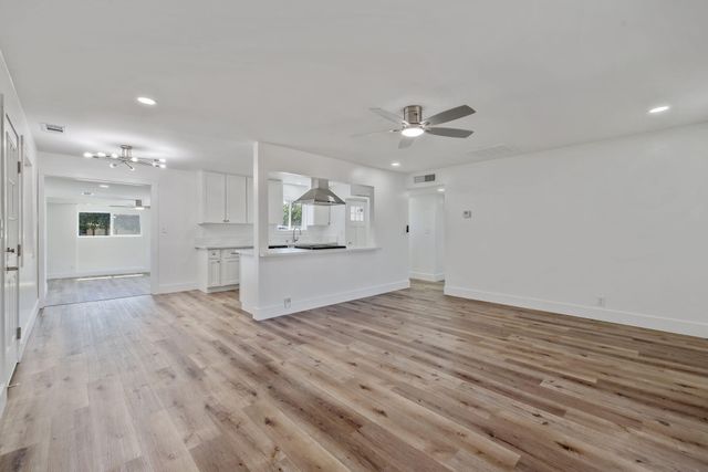 1330 S Clover Street, Visalia, CA 93277