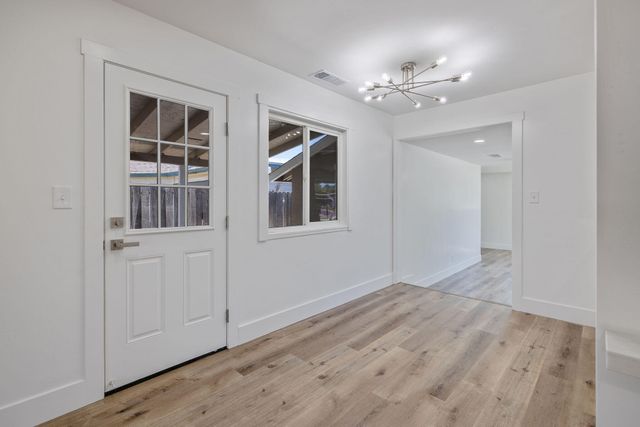 1330 S Clover Street, Visalia, CA 93277