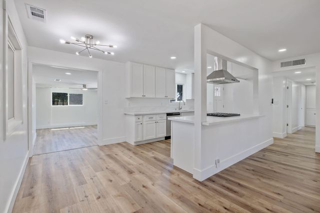 1330 S Clover Street, Visalia, CA 93277