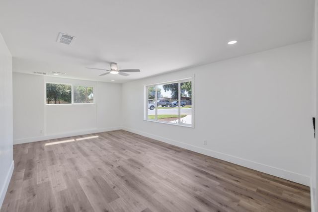 1330 S Clover Street, Visalia, CA 93277