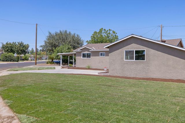 1330 S Clover Street, Visalia, CA 93277