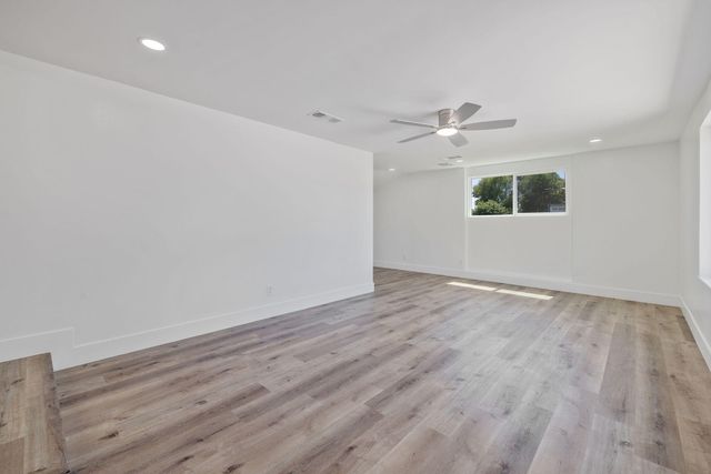 1330 S Clover Street, Visalia, CA 93277