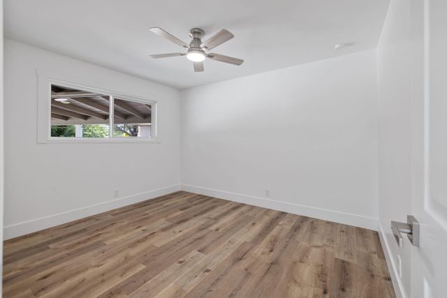 1330 S Clover Street, Visalia, CA 93277