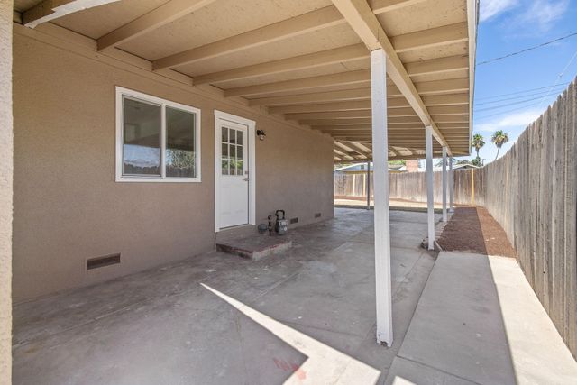 1330 S Clover Street, Visalia, CA 93277