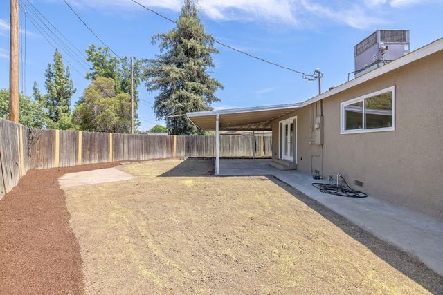 1330 S Clover Street, Visalia, CA 93277