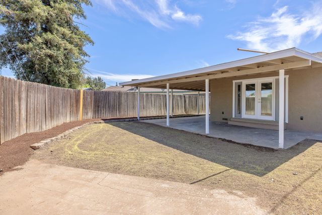 1330 S Clover Street, Visalia, CA 93277