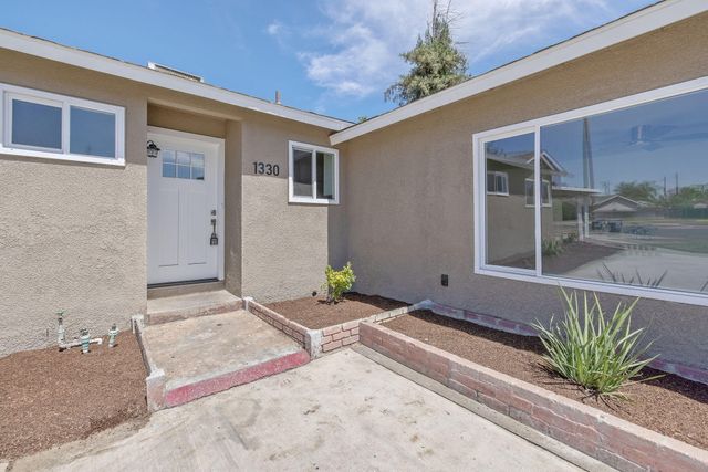 1330 S Clover Street, Visalia, CA 93277