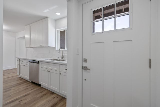 1330 S Clover Street, Visalia, CA 93277