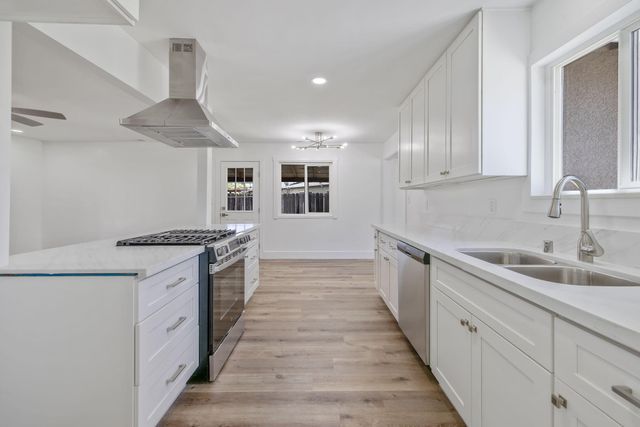 1330 S Clover Street, Visalia, CA 93277