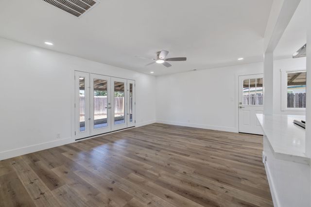 1330 S Clover Street, Visalia, CA 93277