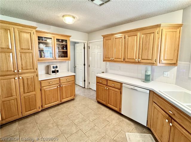 5504 Chapen Drive, Fort Smith, AR 72916