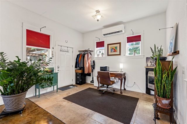 405 NW 5th Street, Bentonville, AR 72712