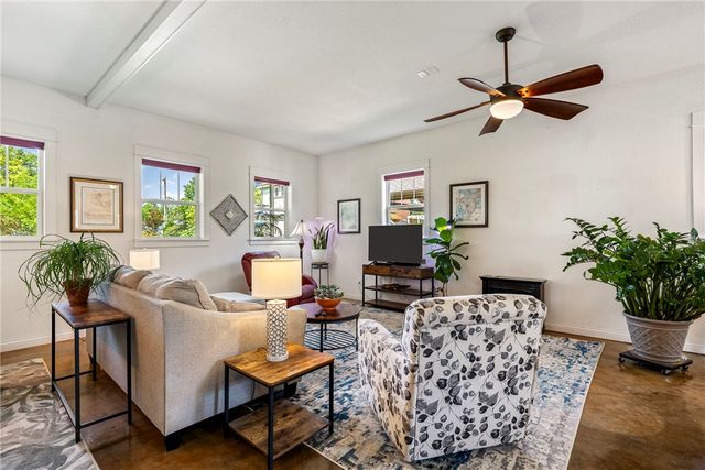 405 NW 5th Street, Bentonville, AR 72712