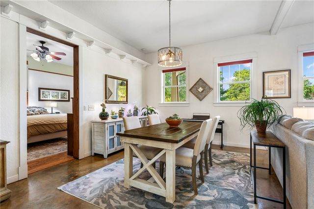 405 NW 5th Street, Bentonville, AR 72712